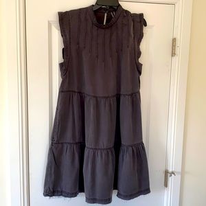 BNWT ANTHROPOLOGIE GRAY TIERED DRESS - SIZE LARGE
